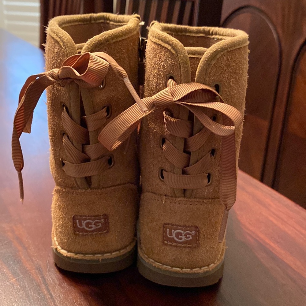 Girls Tan Ugg boots
